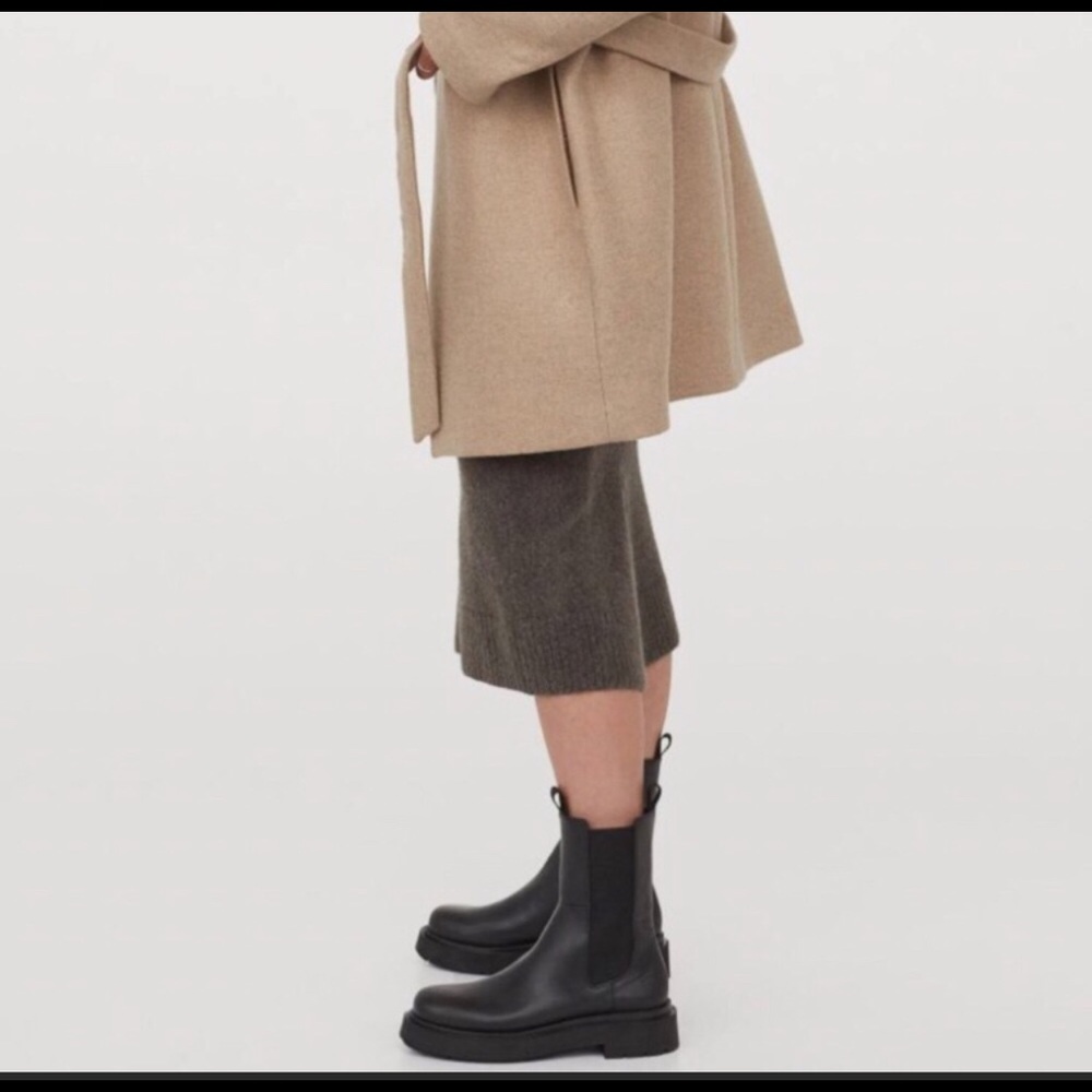 LAST PAIR 8.5 NWT H&M High Profile Chelsea Boots - Picture 10 of 10